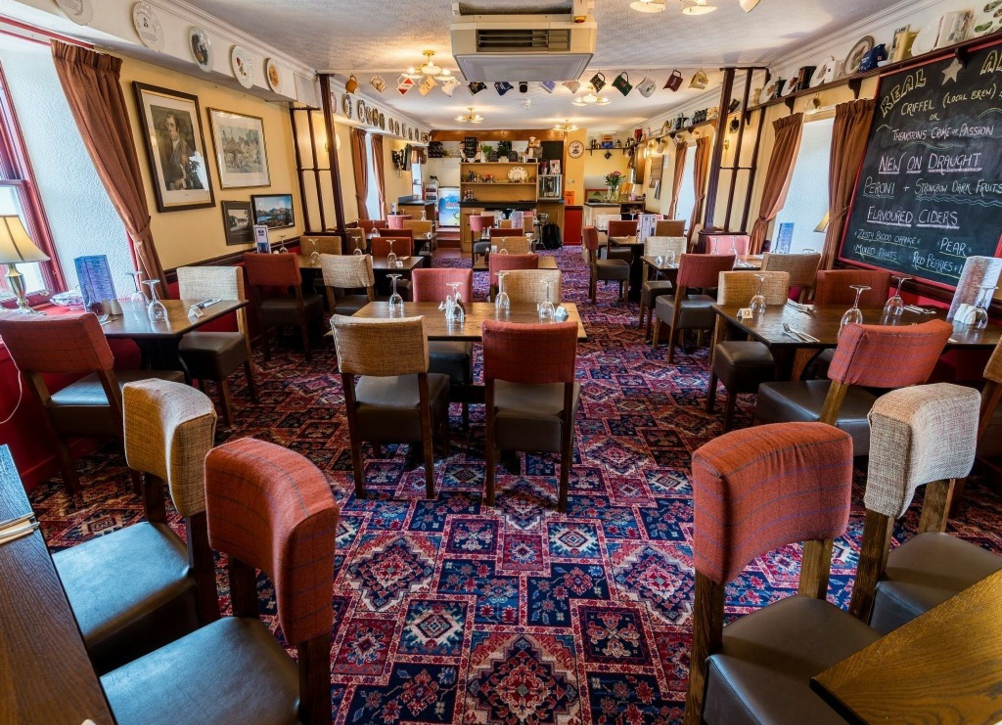 The Famous Star Hotel Мофат Екстериор снимка